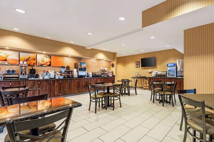 Breakfast area