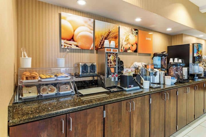 Breakfast area